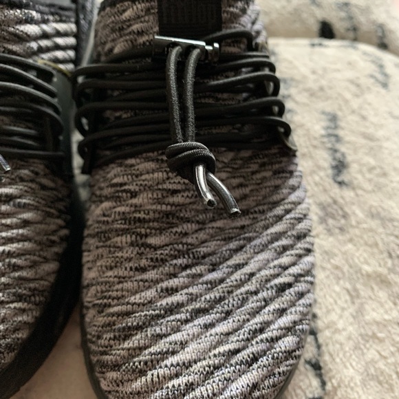 Fitflop woman’s black and white sneakers size 7 - Picture 3 of 10